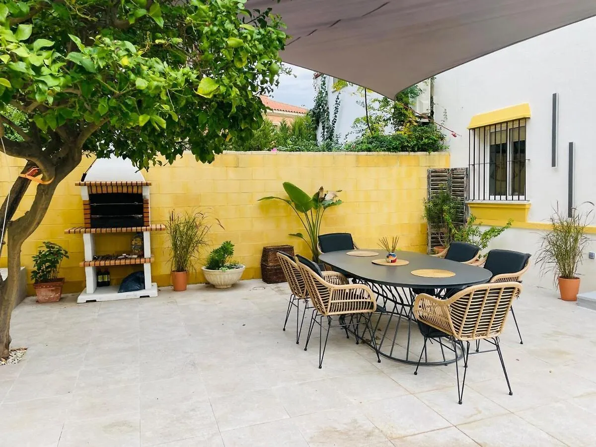Dom wakacyjny Casa Andaluza Con Piscina Y Jardin Privado En Gelves A 15 Minutos Del Centro De Sevilla